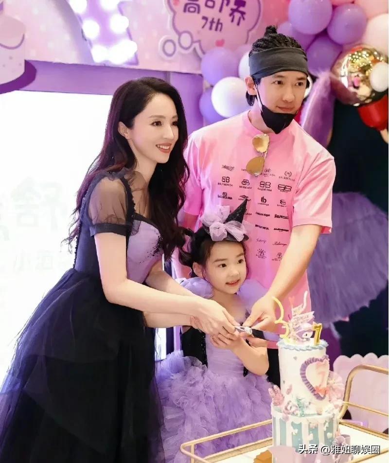 高云翔最新圖片，學(xué)習(xí)、變化與自信的舞臺(tái)風(fēng)采展示