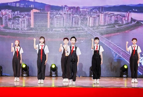 文化與時(shí)尚交融,最新廣場(chǎng)舞曲引領(lǐng)2024風(fēng)尚