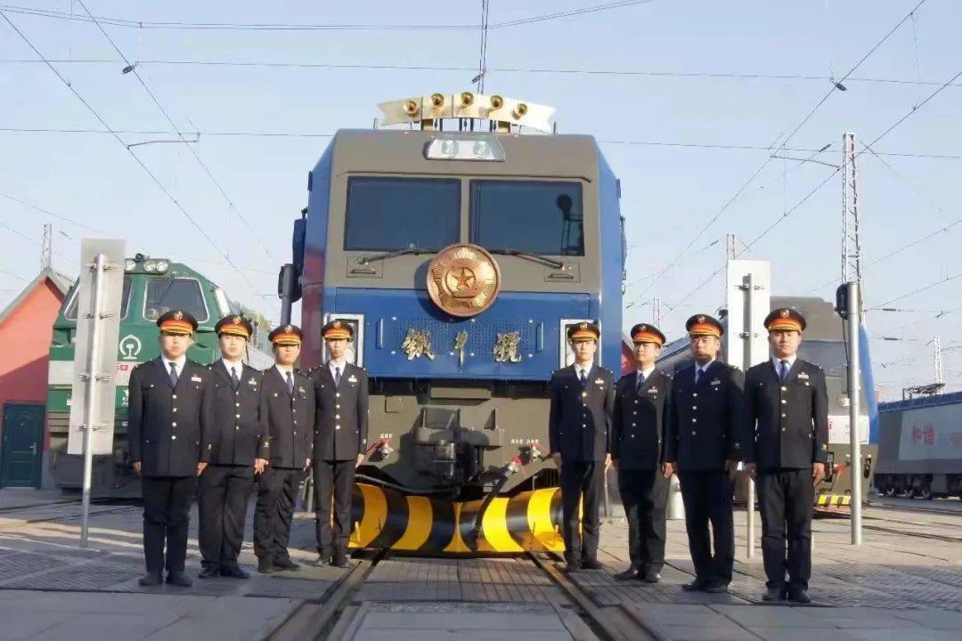 哈局機(jī)車(chē)最新配屬揭秘，溫馨之旅啟程