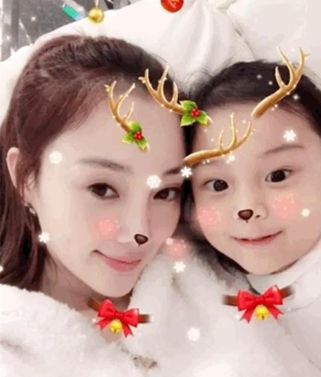 李小璐展現(xiàn)新篇章，最新新聞閃耀登場！