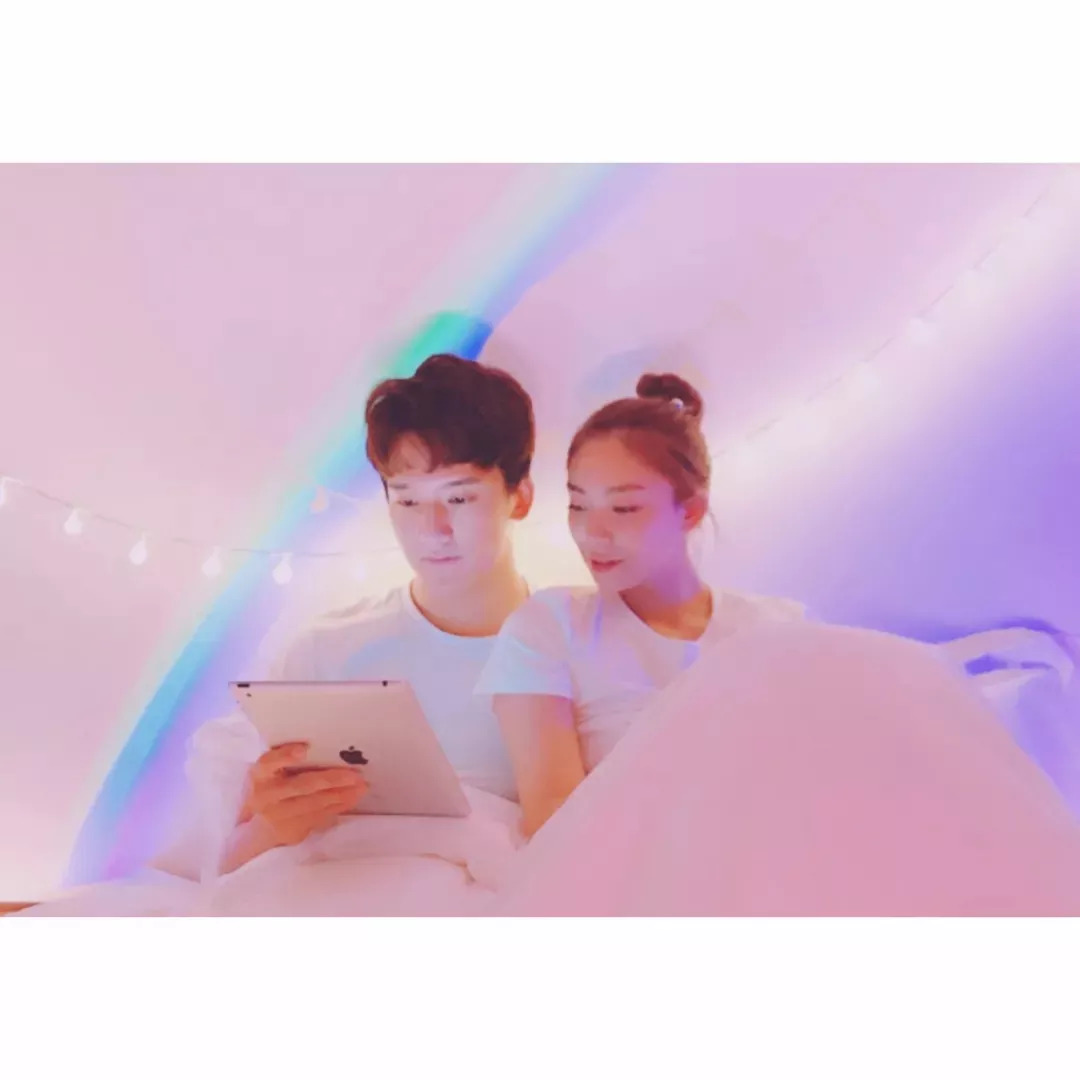 最新白邊情侶頭像2024，愛的日常趣事與甜蜜瞬間