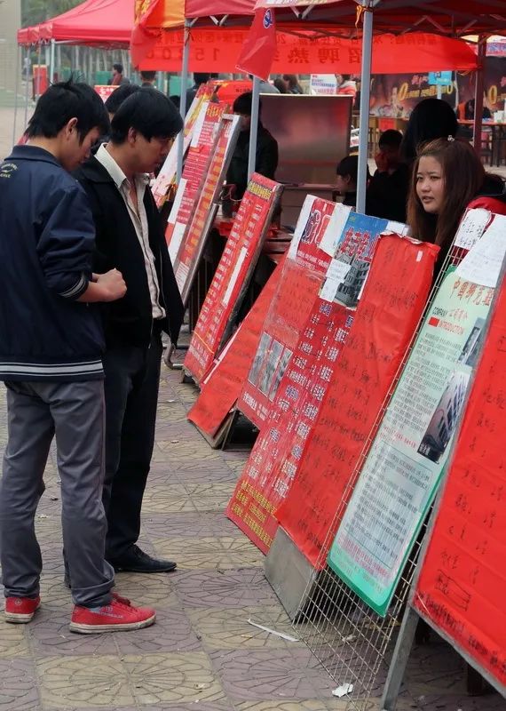 豐城最新晉工招聘，小巷中的獨特機遇，探索職業(yè)新篇章！