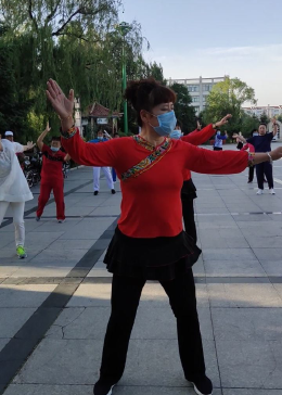 最新廣場舞火了，美了美了舞動風采