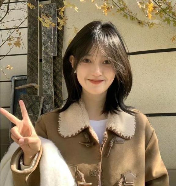 科技與時(shí)尚融合，2024年最新流行發(fā)型展望