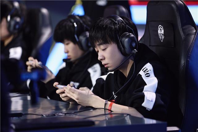 KPL秋季賽最新戰(zhàn)報(bào)，賽場風(fēng)云激蕩，觀點(diǎn)探析全面呈現(xiàn)