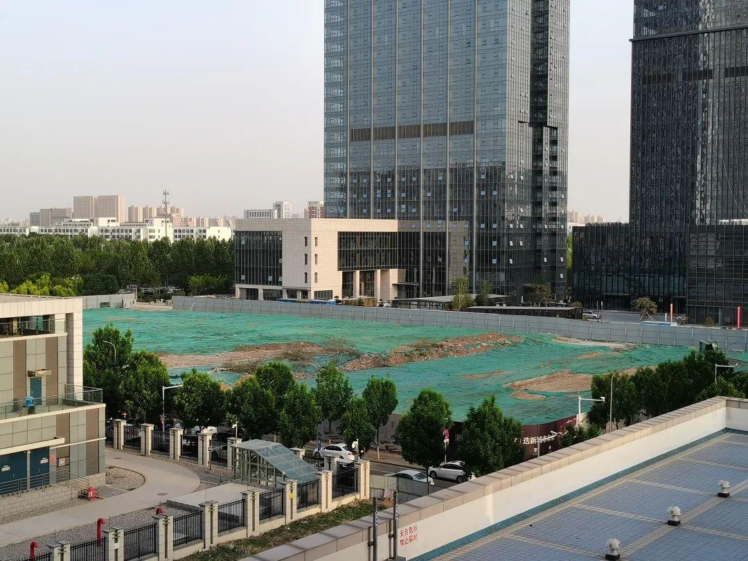 明發(fā)世貿(mào)中心，日常溫馨與友情家庭的故事更新