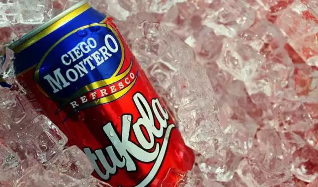 科技浪潮中的暢飲狂歡，最新可樂廣告引領(lǐng)新時代之味