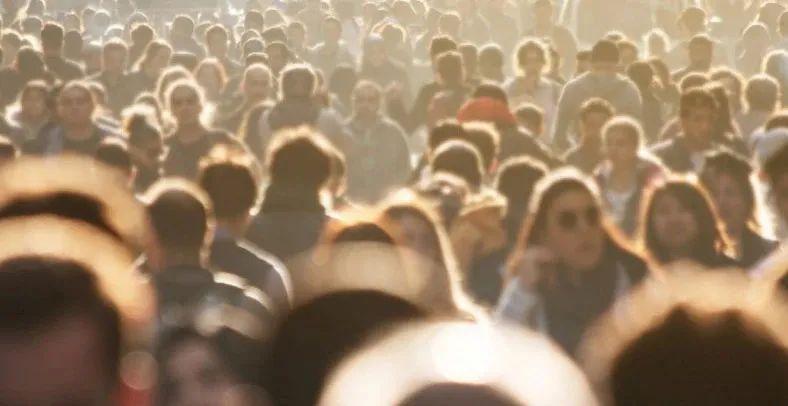 最新疫情復(fù)陽背景下，變化中的學(xué)習(xí)與自信成就的力量鑄就新篇章