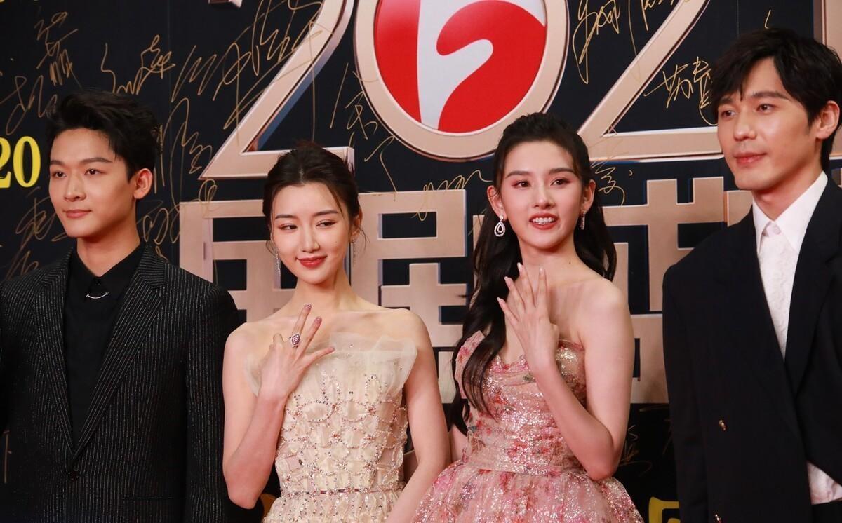 從陰影走向星光，自信力量引領下的黑皮膚女明星成長之路