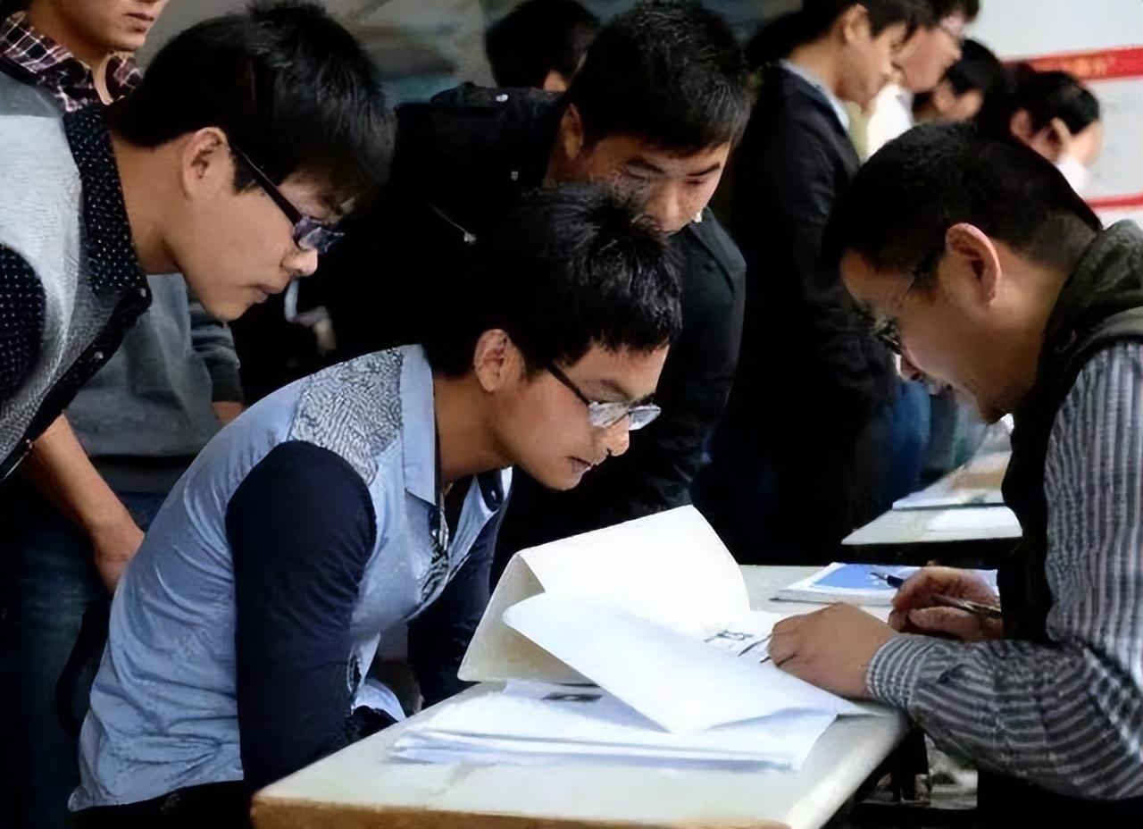 鐵路薪資改革邁入新時(shí)代，科技重塑未來，最新動(dòng)態(tài)揭示變革趨勢(shì)