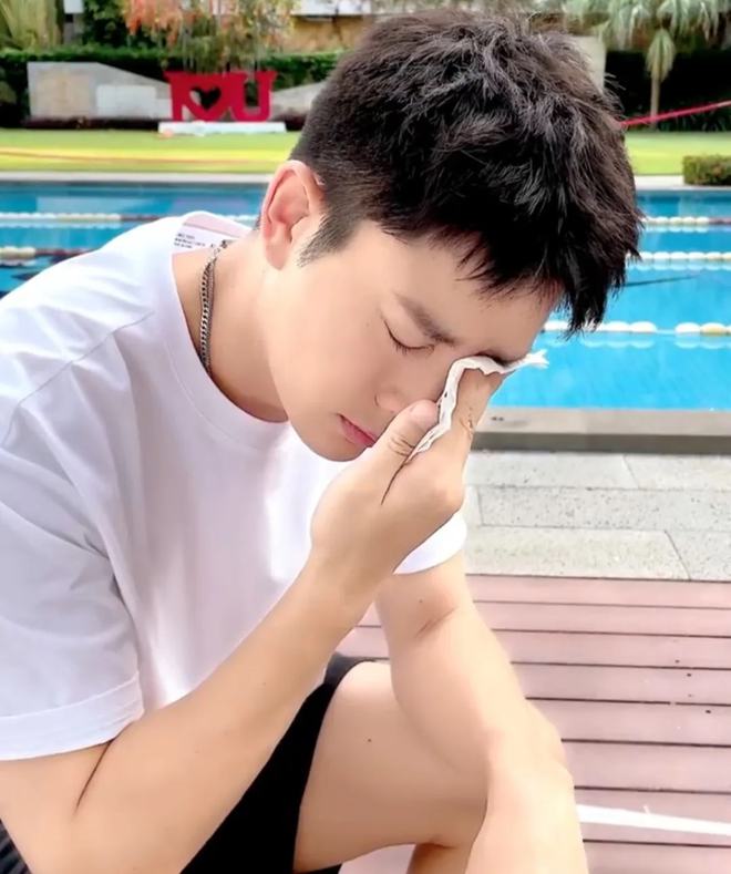 賈乃亮最新直播手機，直播間的溫馨日常與友情的紐帶展現(xiàn)標題魅力！