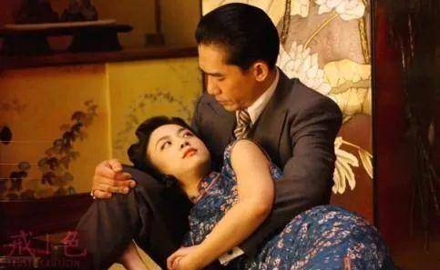 飲食男女演員，舞臺(tái)到人生的蛻變與自信的魔力