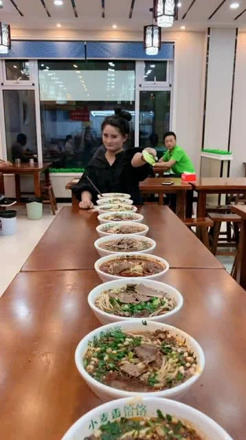 智能面食競技盛宴，全新科技引領(lǐng)吃面條比賽風(fēng)潮！