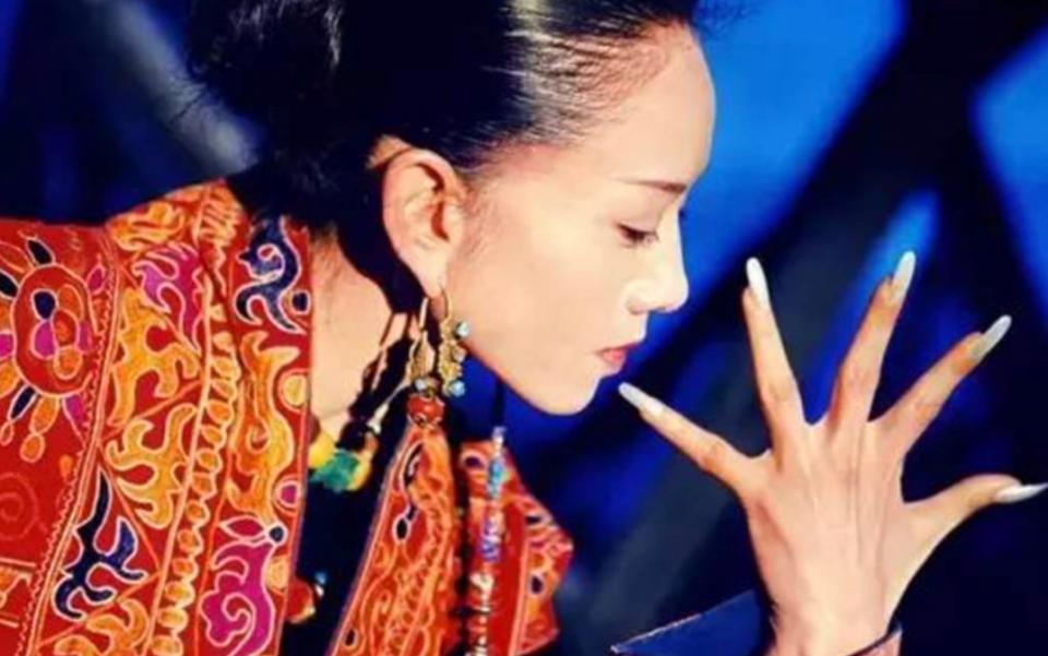 楊麗萍最新近照曝光，如何獲取并評(píng)價(jià)舞蹈巨星的最新照片？