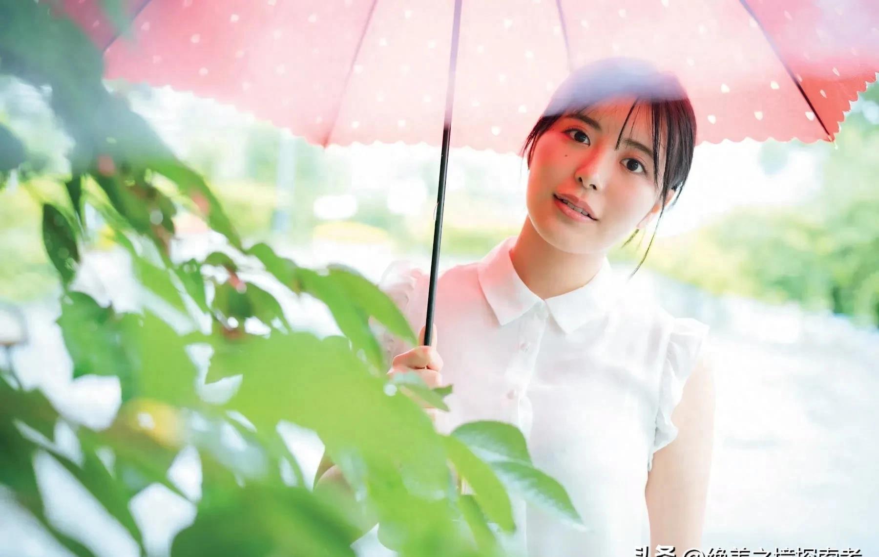 科技新品重塑時(shí)尚舞臺(tái)，模特泳裝比賽體驗(yàn)未來魅力之旅