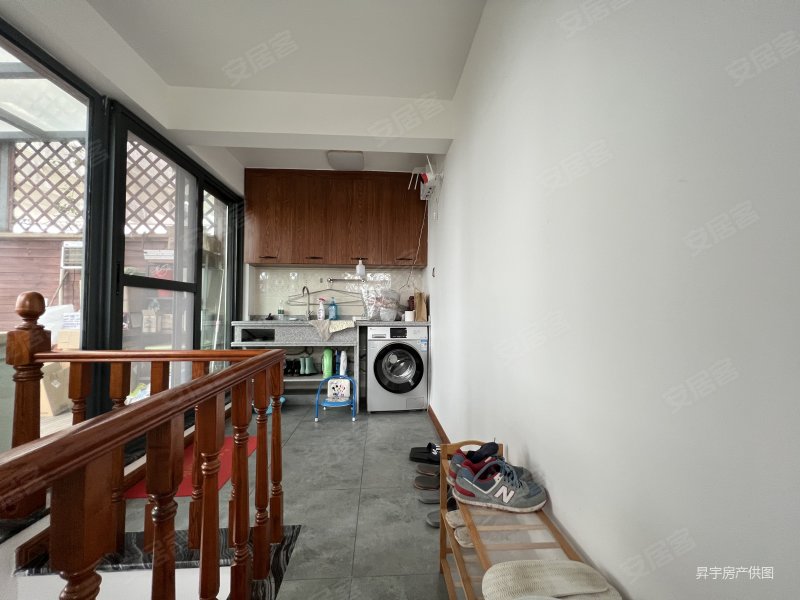 彩疊灣商鋪?zhàn)钚聝r格獲取指南及市場行情分析