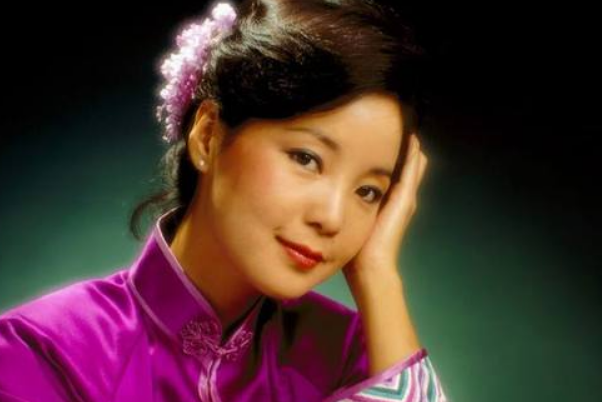 娛樂圈明星與自然的永恒擁抱，逝去的星光，在自然中閃耀