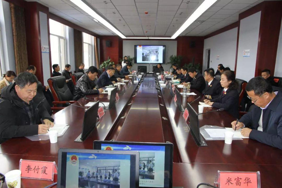 廢品回收新趨勢，小巷中的綠色奇遇之旅