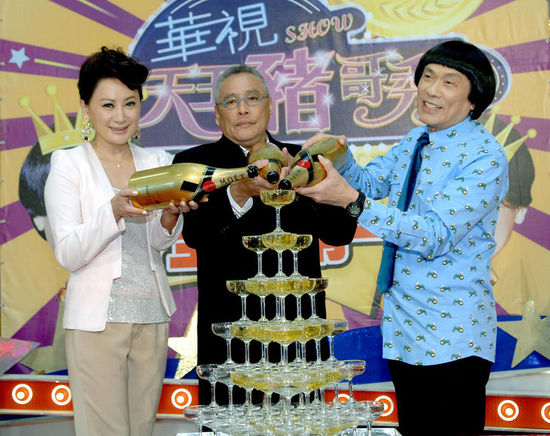 豬哥亮陳亞蘭最新動態(tài)揭秘，小巷美食寶藏大揭秘！