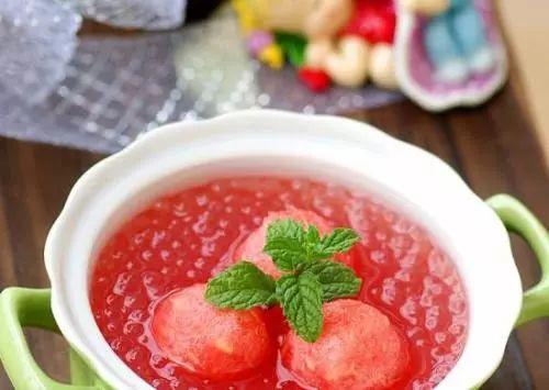 最新西瓜吃法，挑戰(zhàn)味蕾的勵志之旅，激發(fā)自信與成就感