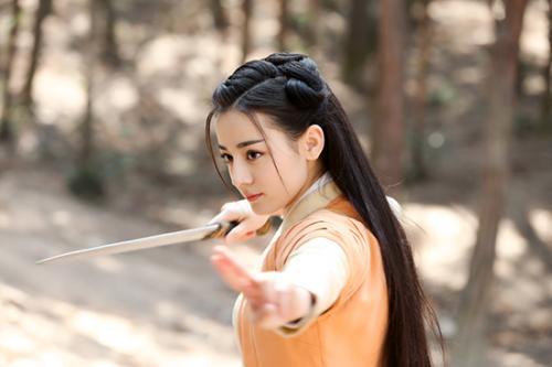 秦時明月新登場女俠角色——科技之光，生活之路的照亮者