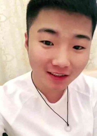 白小白最新時(shí)尚活力照片曝光，捕捉魅力瞬間
