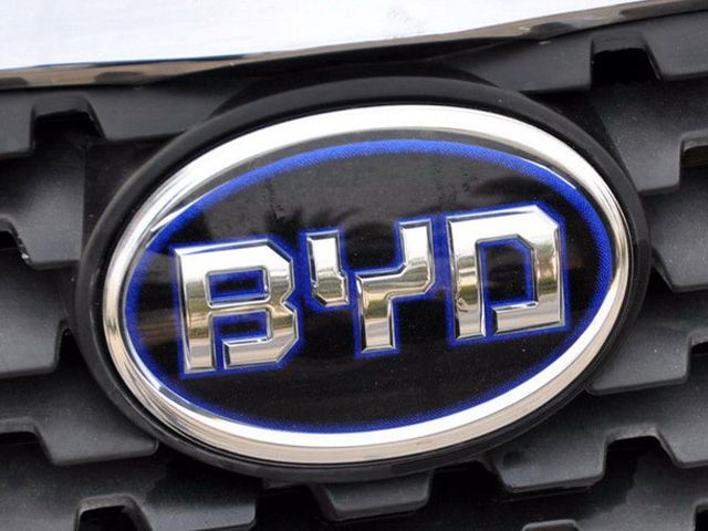 BYD最新車標(biāo)引領(lǐng)時尚潮流，獨特設(shè)計展現(xiàn)新風(fēng)向！