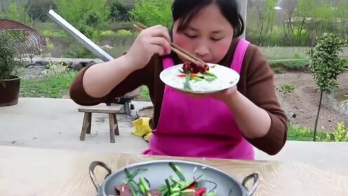 胖妹的自然美食之旅，探索自然美景下的最新烹飪體驗